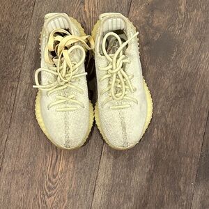 Yeezy Boost  Sneakers